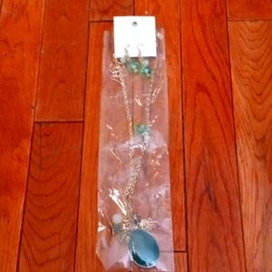 Ñeckles and Earrings